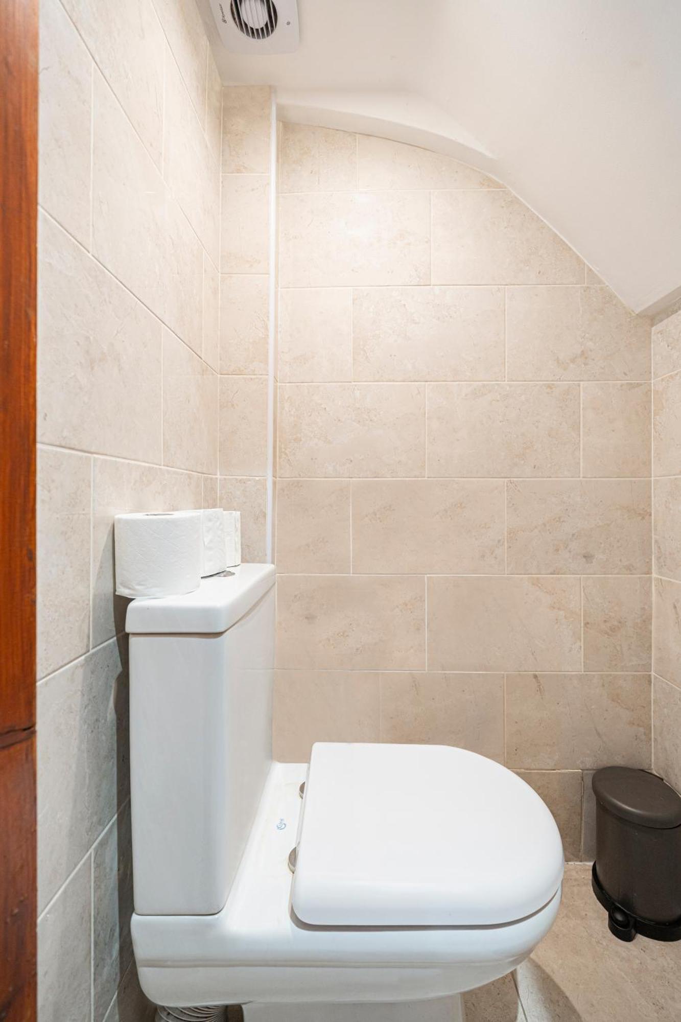 Comfy Small Basement In Kensington Olympia Appartamento Londra