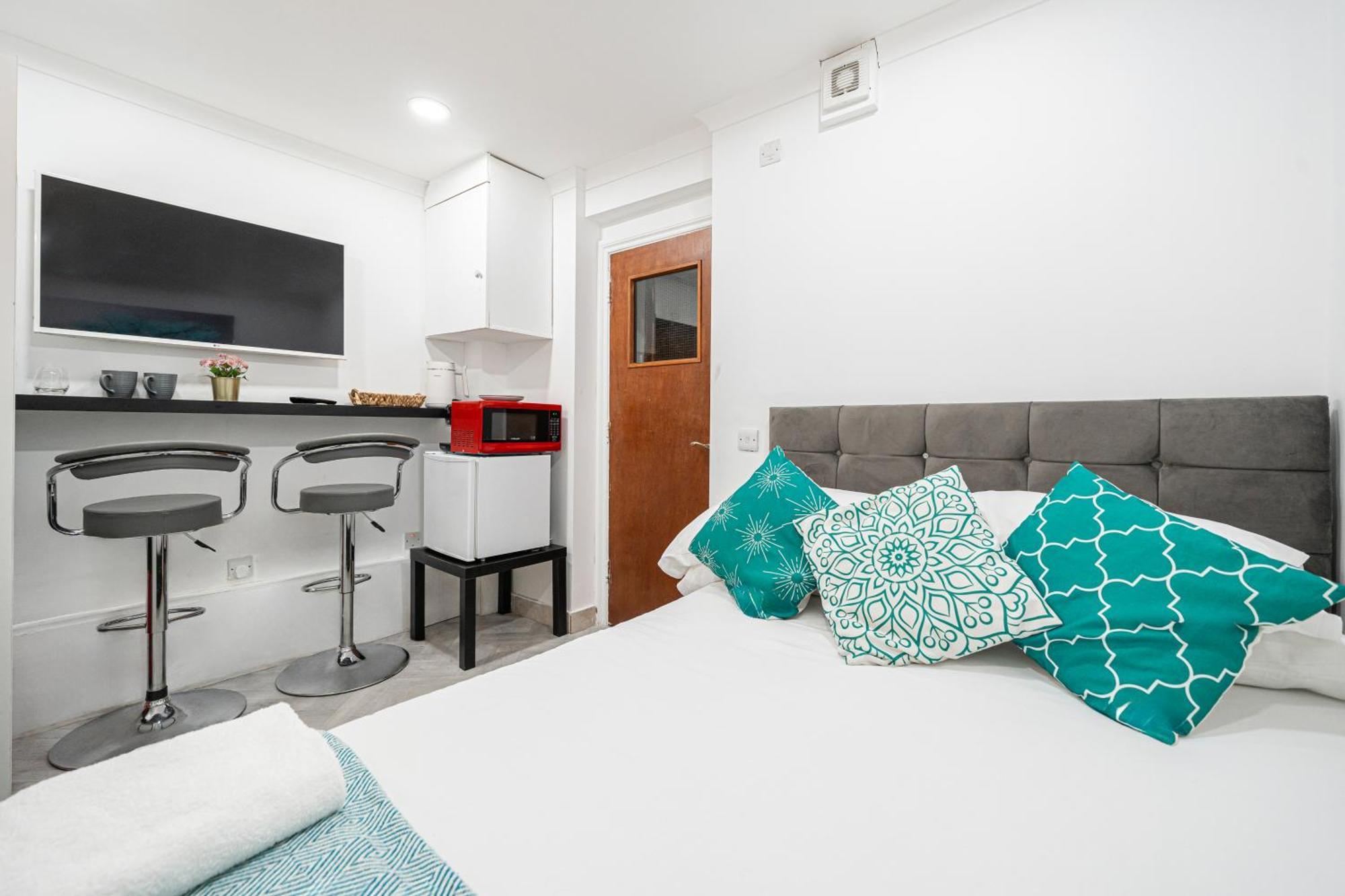 Comfy Small Basement In Kensington Olympia Londra